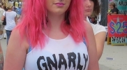 venice-boardwalk-pink-haired-girl